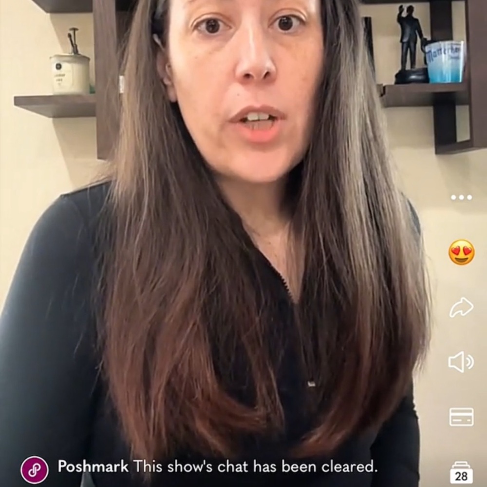Nicole State Deletes Comments and Blocks Buyers Who Ask Questions - Picture 5 of 10